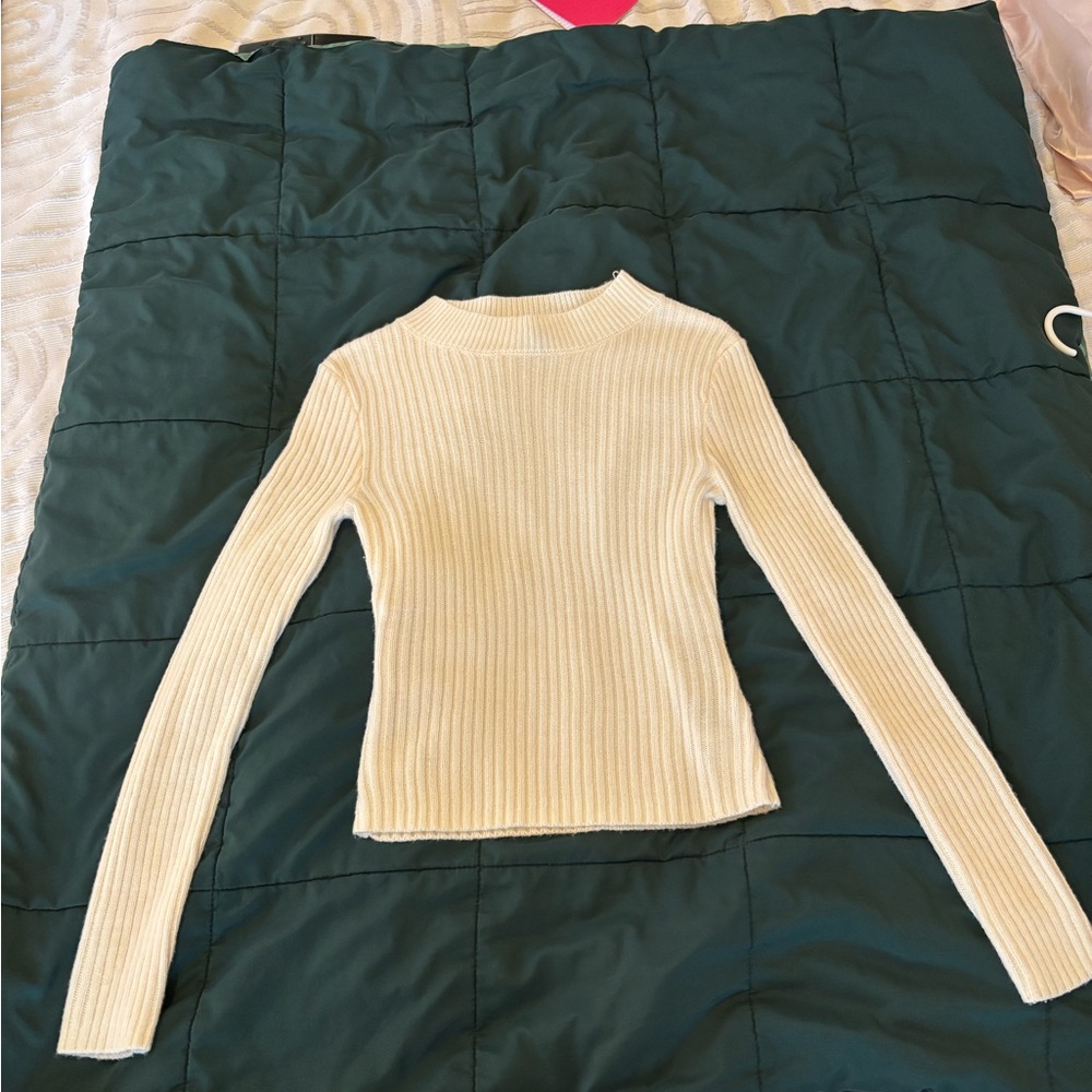 H&M Cream Ribbed Knit Top